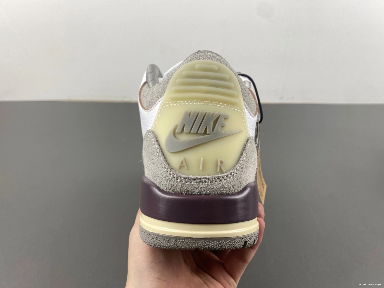3 Jordan Retro Ma (W) DH3434-110 - Maniére A 1002
